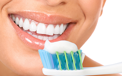 Healthy teeth with toothpaste and toothbrush